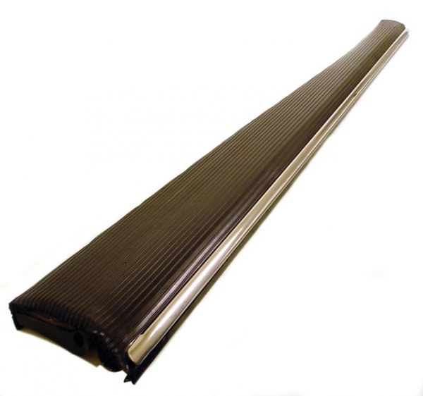 EMPI 6831-B : HEAVY DUTY RUNNING BOARDS / PAIR