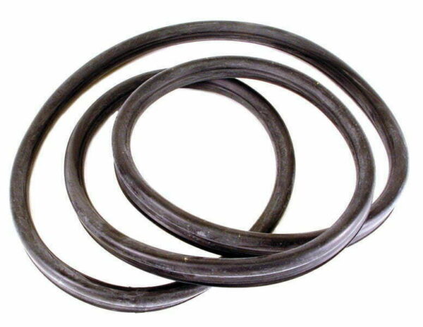 EMPI 98-4531-B : FRONT WINDOW SEAL WITH GROOVE 65-77/EA